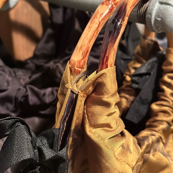 Retro Cinched Silk tote handbag - Picture 4 of 6